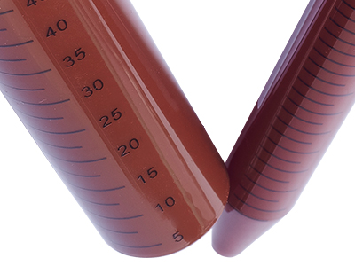 管體表面黑色刻度清晰，準確度±2%