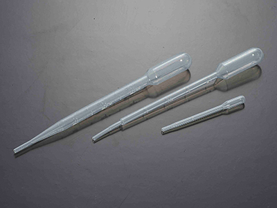 采用小吸頭設(shè)計(jì),刻度線清晰、準(zhǔn)確，可保證滴量的可重復(fù)性