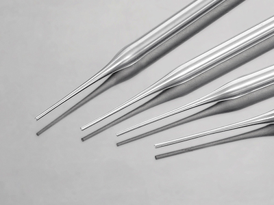 嘴型細(xì)長(zhǎng),方便從窄口容器或小容器取液