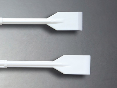 鏟刀成一定斜度，細胞不易堆積