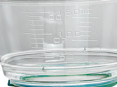 杯體透明，刻度清晰，便于觀察容量