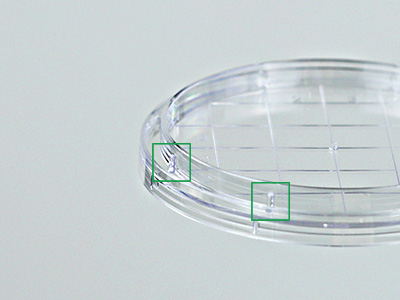 皿內(nèi)環(huán)卡扣設(shè)計 ，培養(yǎng)皿與皿蓋緊密度高，防止誤開，倒置不易脫落